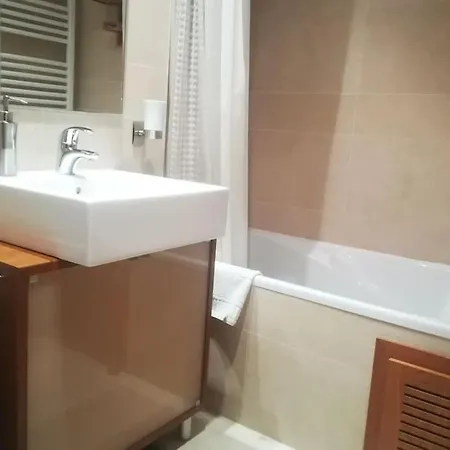 Familiar Con Jardines Privados, Dénia