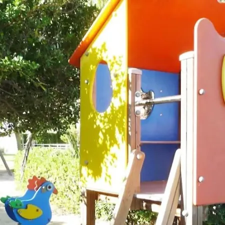 Familiar Con Jardines Privados, شقة
