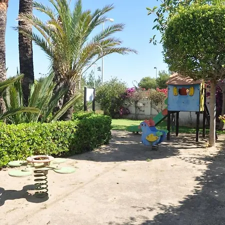 Familiar Con Jardines Privados, شقة
